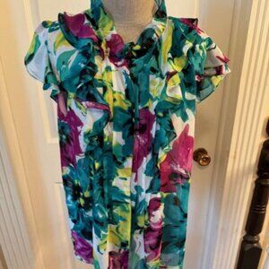 Beautiful  Colored short sleeves blouse  size L  buttoned front
